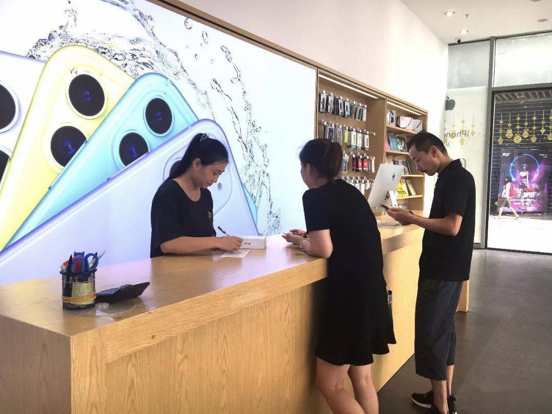 高考结束买买买?过度消费要不得